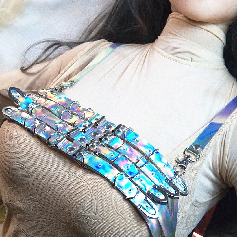 Fashion Trends Constrain Women's Accessories